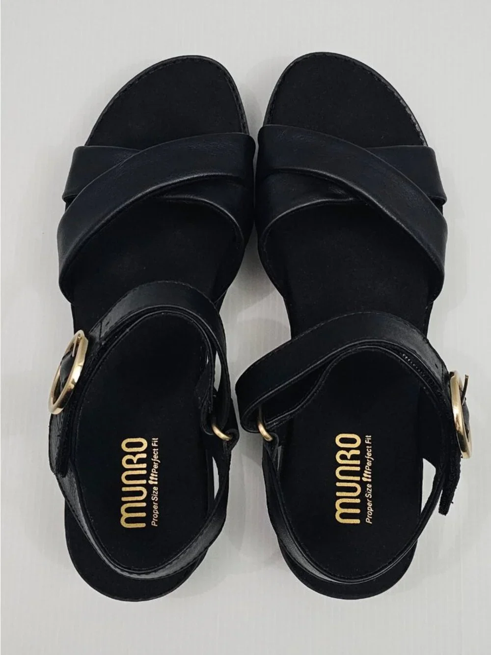 Munro Knox Sandal Womens 9.5 Black Leather Chunky Lug Sole Platform Comfort